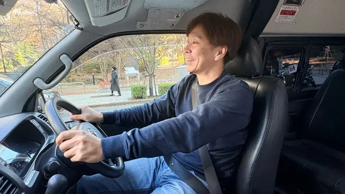 ロケバスドライバー